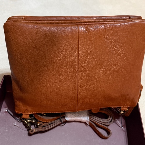 Oak & Tan Brown Leather Crossbody Bag 3 Compartments NWT 6.5”x9.5” - Picture 3 of 8